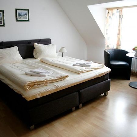 Hotel Am Markt Kleinblittersdorf ภายนอก รูปภาพ